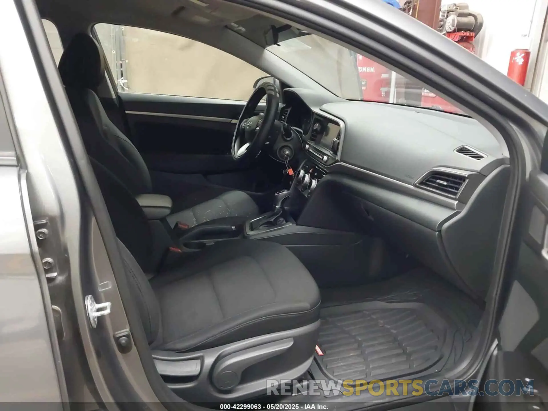 5 fotografías del automóvil dañado 5NPD84LF7KH424833 HYUNDAI ELANTRA 2019