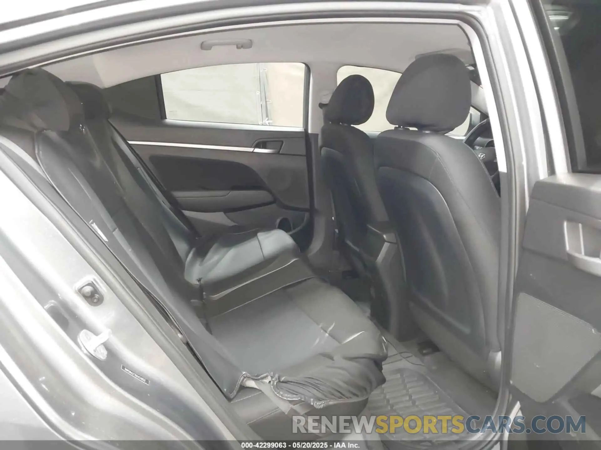 8 fotografías del automóvil dañado 5NPD84LF7KH424833 HYUNDAI ELANTRA 2019