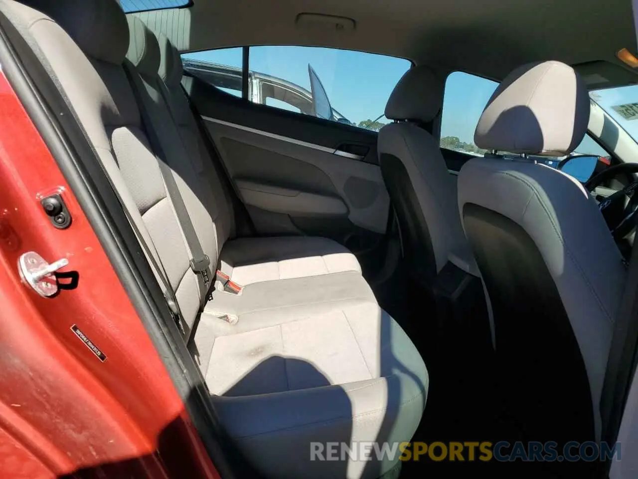 10 fotografías del automóvil dañado 5NPD84LF7KH431135 HYUNDAI ELANTRA 2019