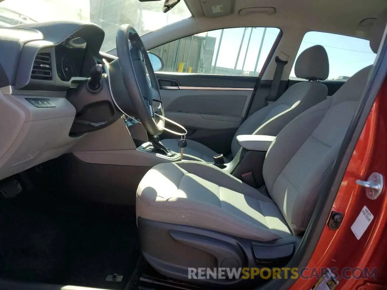 7 fotografías del automóvil dañado 5NPD84LF7KH431135 HYUNDAI ELANTRA 2019