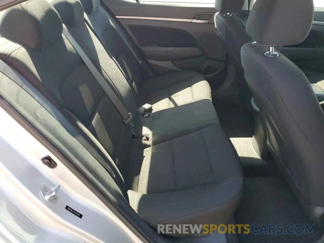 11 fotografías del automóvil dañado 5NPD84LF7KH433452 HYUNDAI ELANTRA 2019