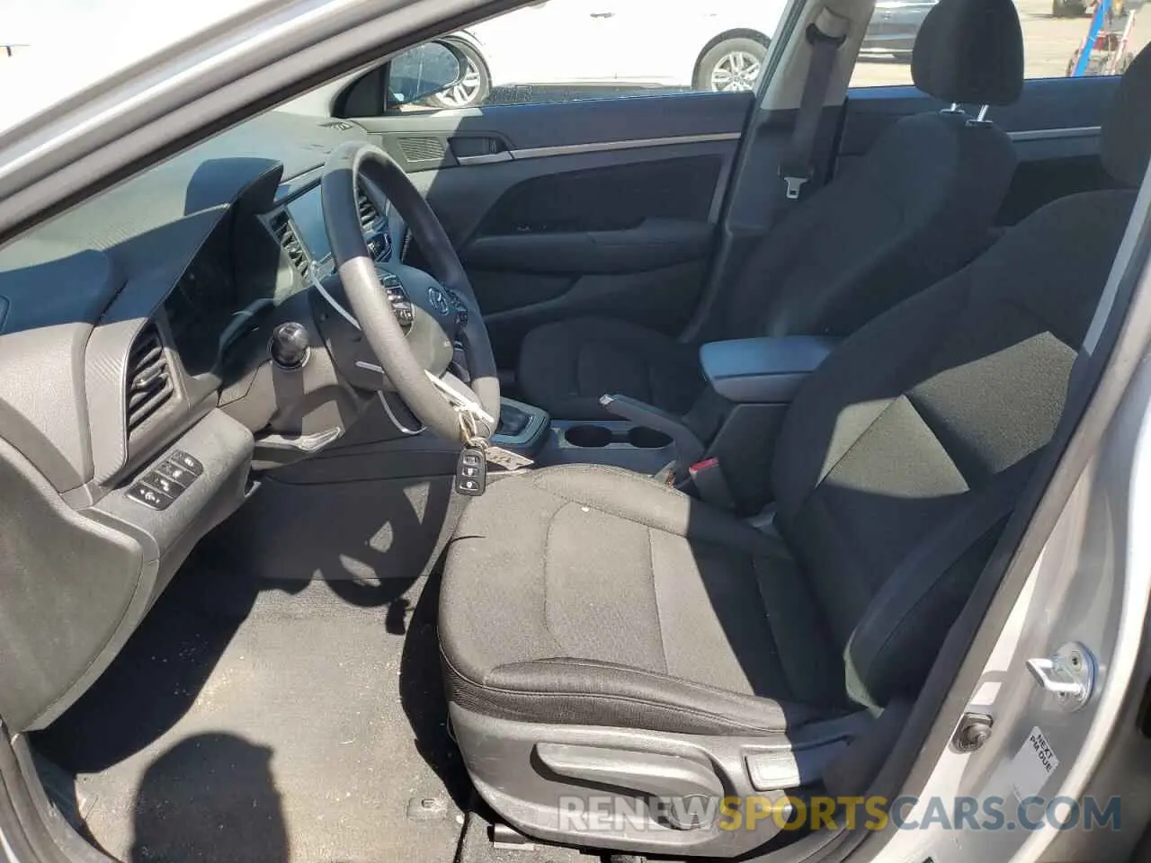 7 fotografías del automóvil dañado 5NPD84LF7KH433452 HYUNDAI ELANTRA 2019