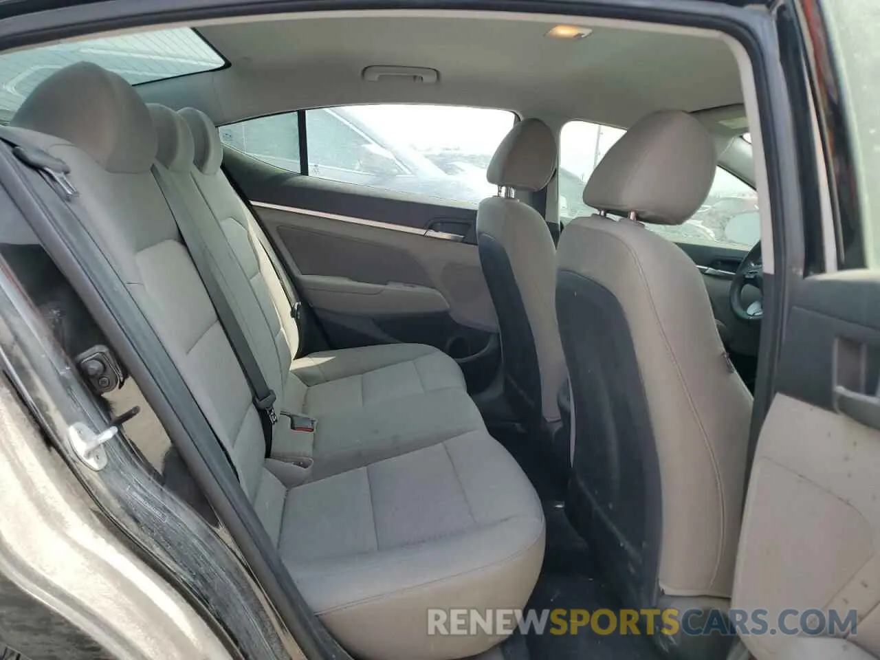 10 fotografías del automóvil dañado 5NPD84LF7KH437873 HYUNDAI ELANTRA 2019