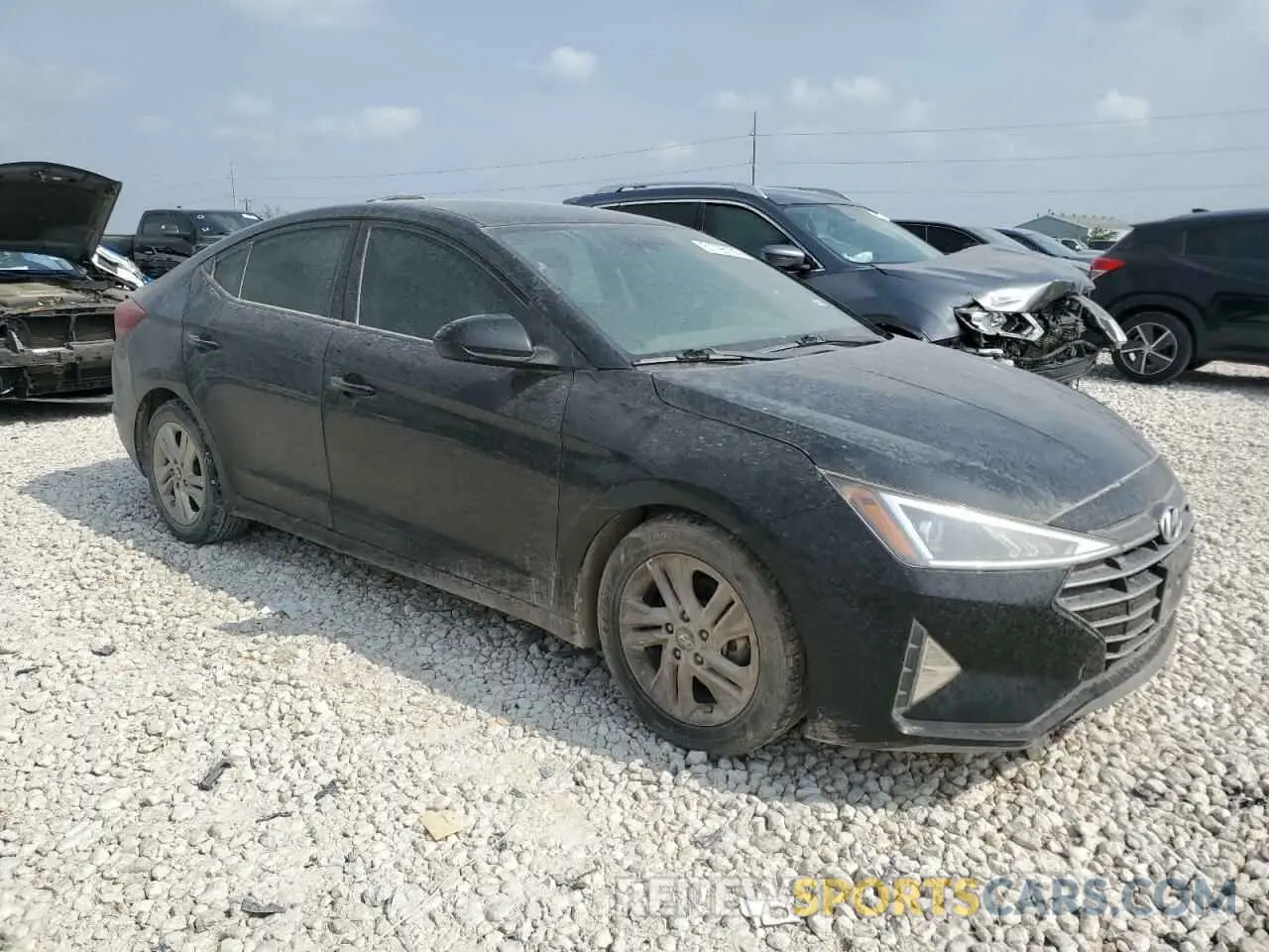 4 fotografías del automóvil dañado 5NPD84LF7KH437873 HYUNDAI ELANTRA 2019