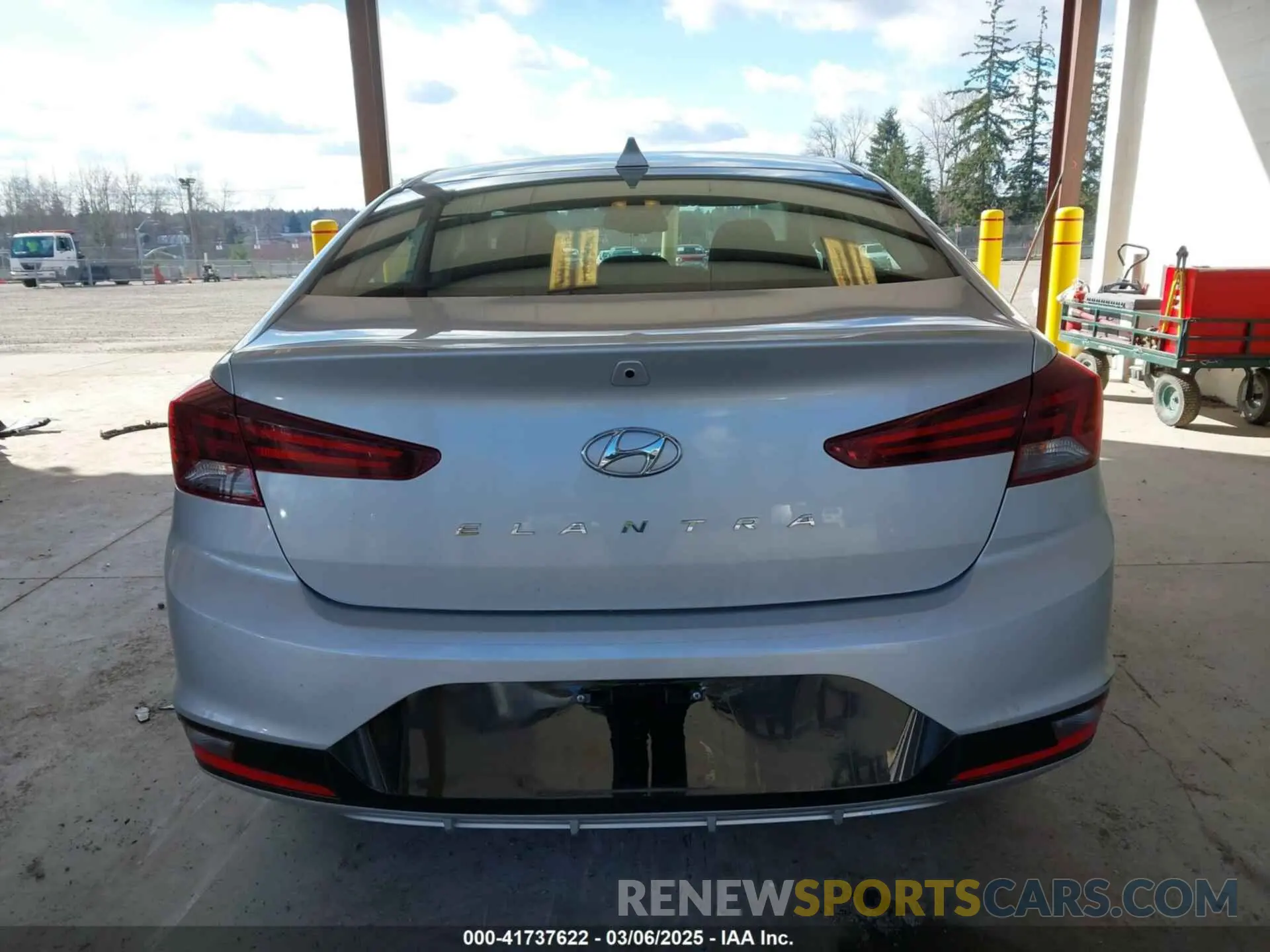 16 fotografías del automóvil dañado 5NPD84LF7KH462904 HYUNDAI ELANTRA 2019