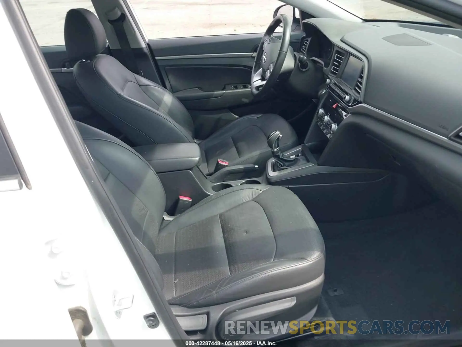 5 fotografías del automóvil dañado 5NPD84LF7KH474535 HYUNDAI ELANTRA 2019