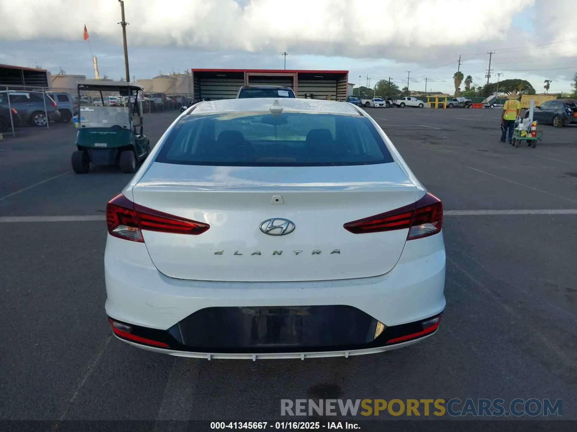 16 fotografías del automóvil dañado 5NPD84LF8KH442631 HYUNDAI ELANTRA 2019