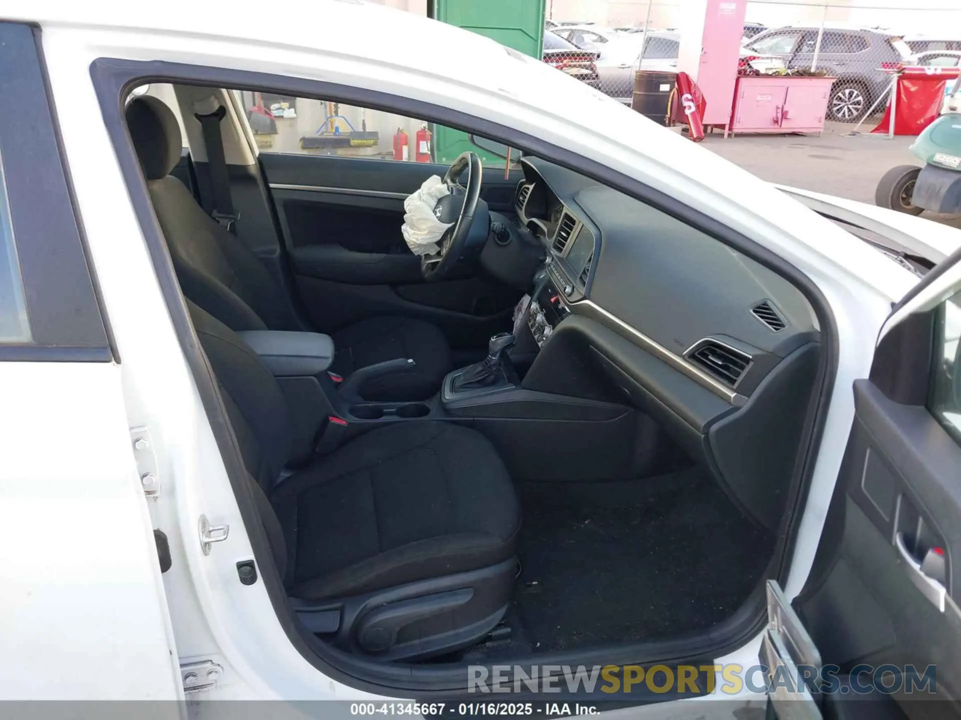 5 fotografías del automóvil dañado 5NPD84LF8KH442631 HYUNDAI ELANTRA 2019
