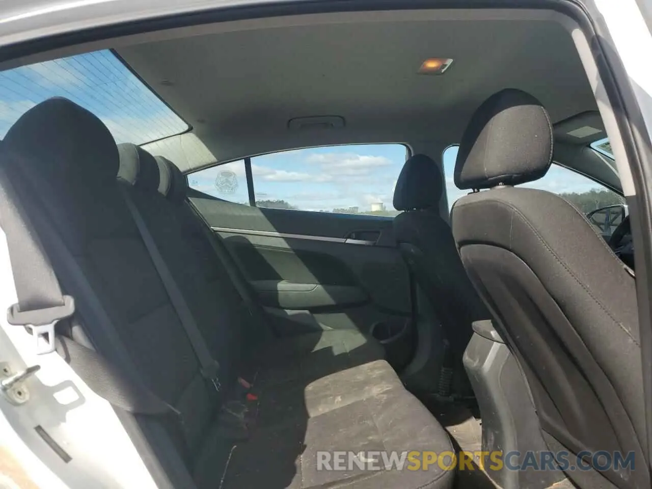 10 fotografías del automóvil dañado 5NPD84LF8KH449482 HYUNDAI ELANTRA 2019