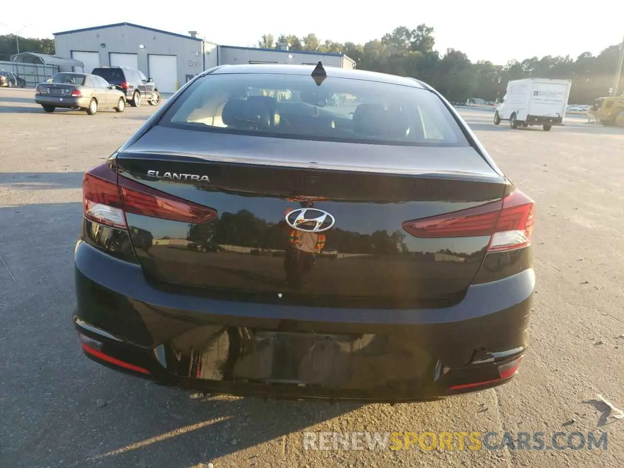 6 fotografías del automóvil dañado 5NPD84LF8KH463964 HYUNDAI ELANTRA 2019