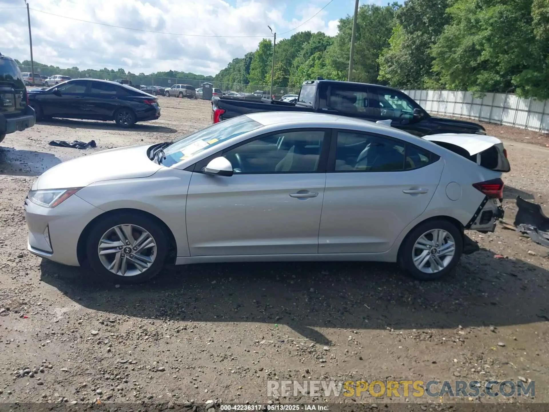 15 fotografías del automóvil dañado 5NPD84LF8KH466976 HYUNDAI ELANTRA 2019