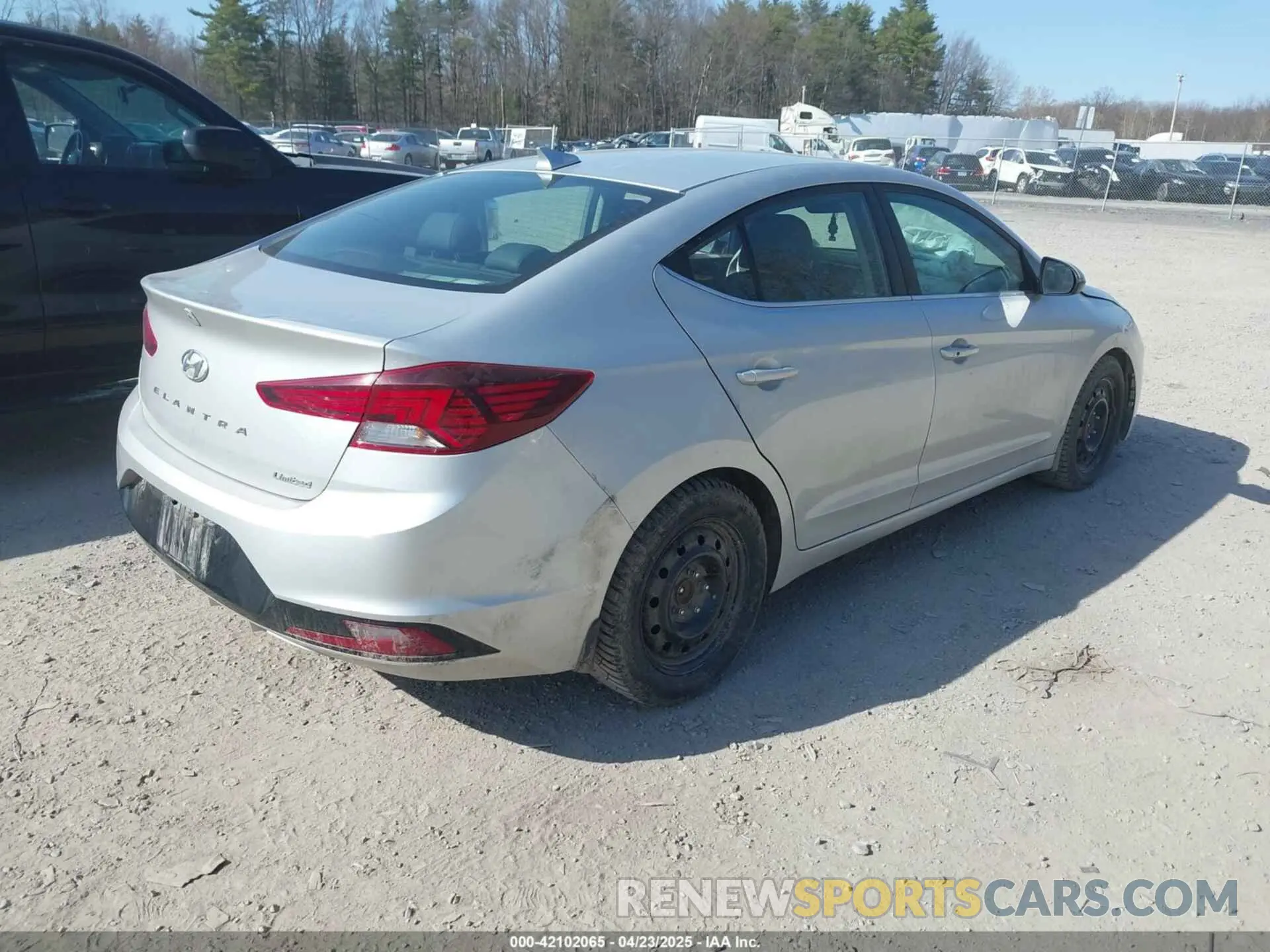 4 fotografías del automóvil dañado 5NPD84LF8KH485835 HYUNDAI ELANTRA 2019