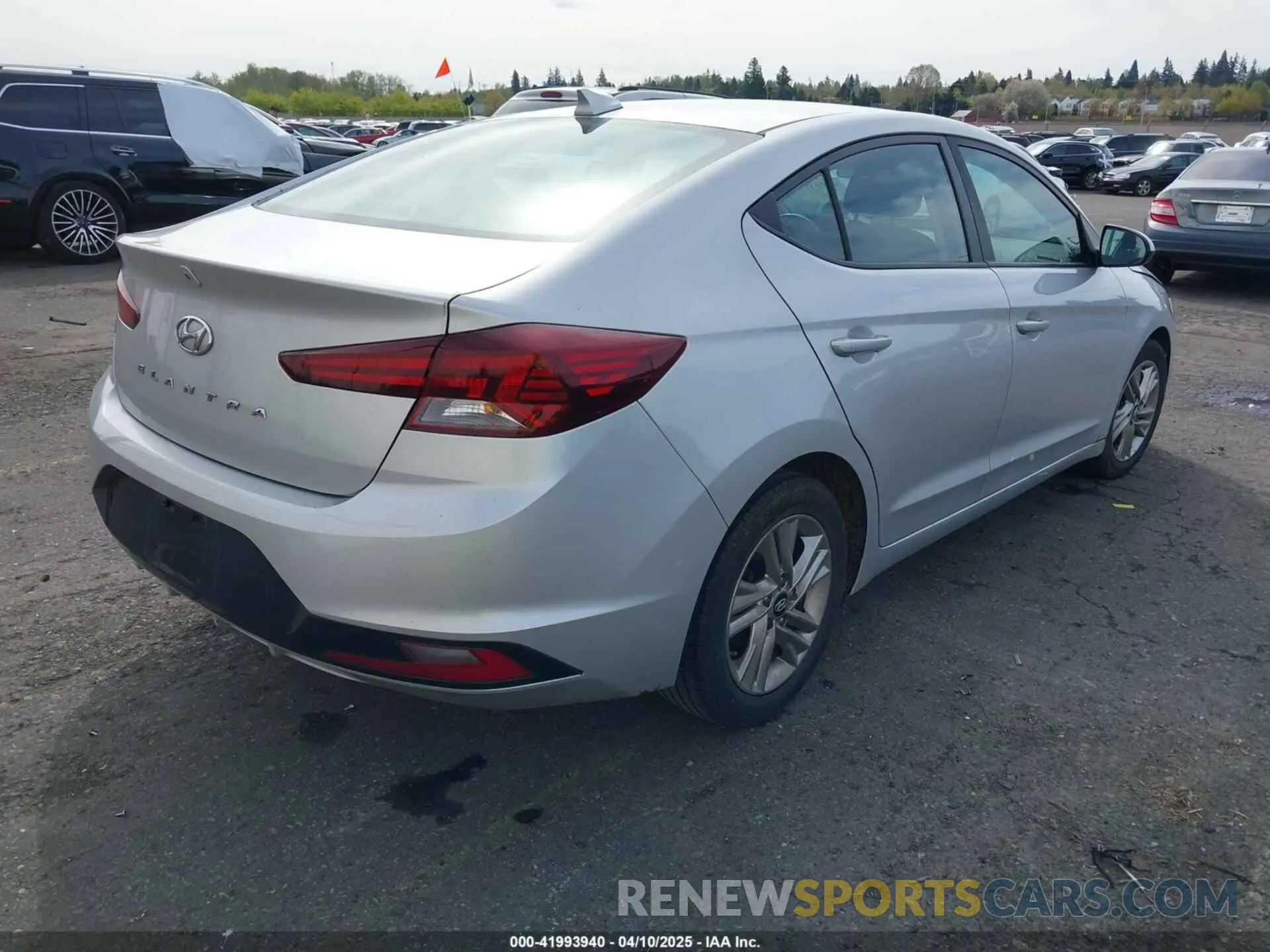4 fotografías del automóvil dañado 5NPD84LF9KH411100 HYUNDAI ELANTRA 2019