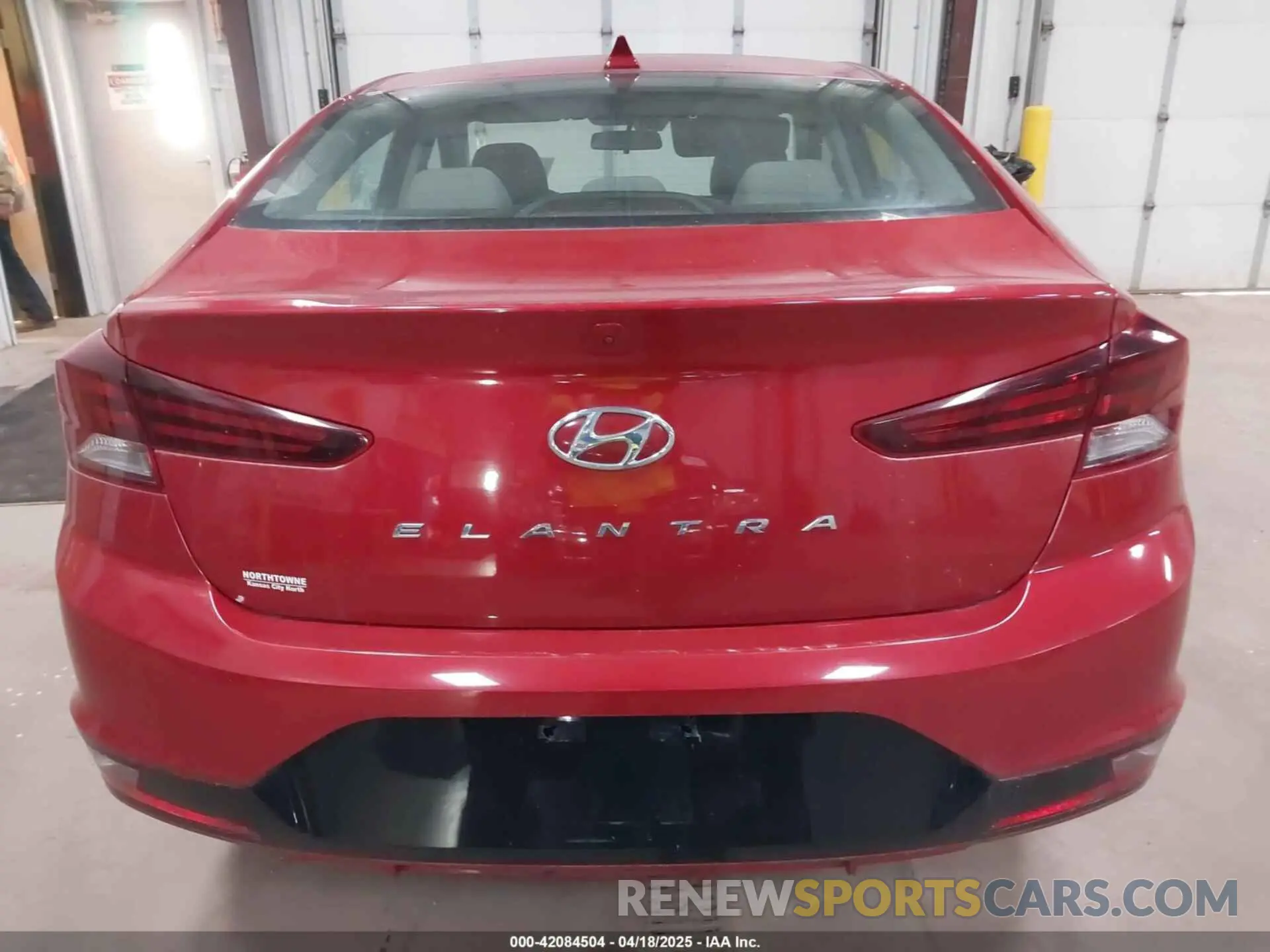 16 fotografías del automóvil dañado 5NPD84LF9KH446011 HYUNDAI ELANTRA 2019