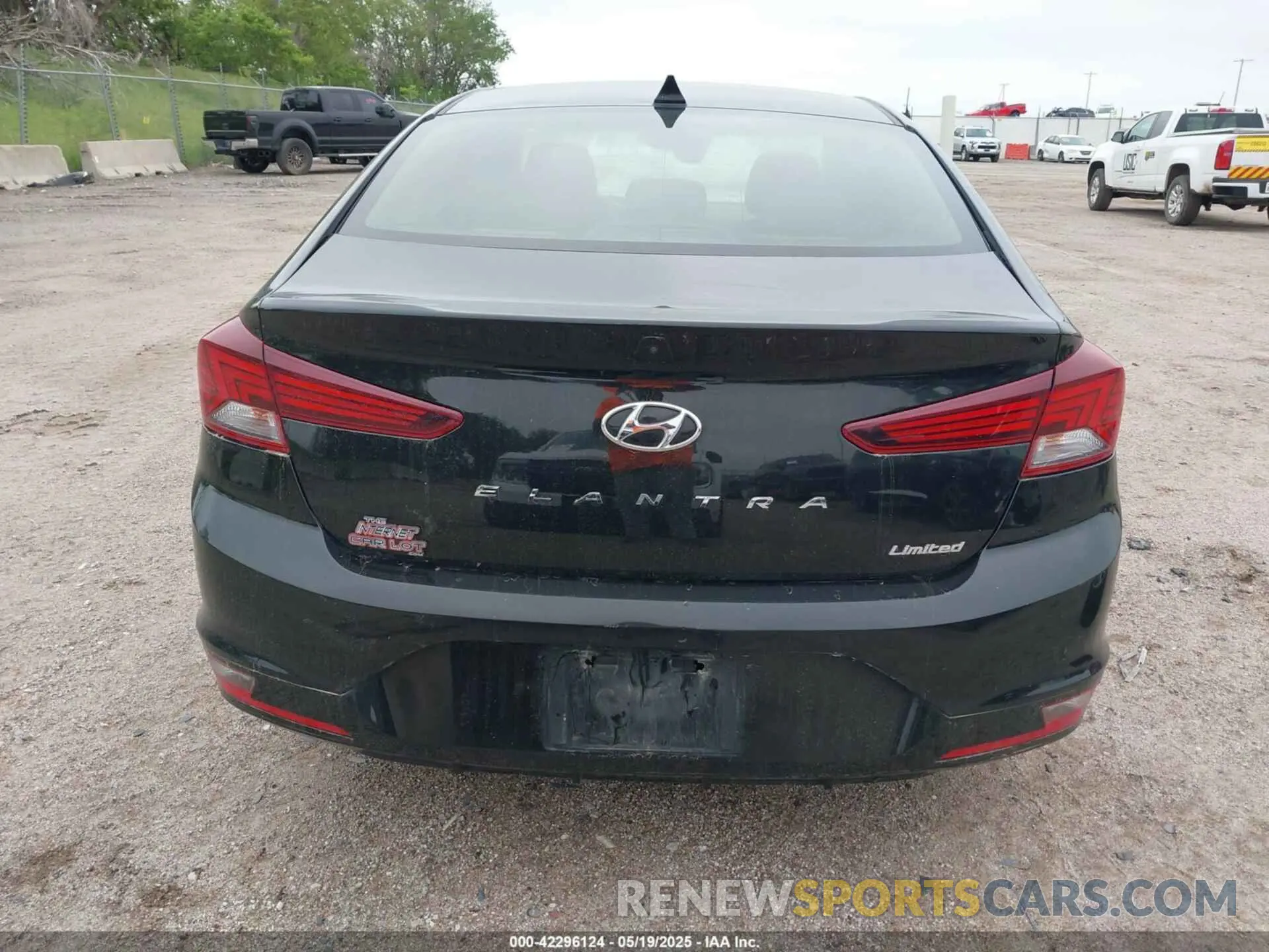 17 fotografías del automóvil dañado 5NPD84LF9KH449720 HYUNDAI ELANTRA 2019