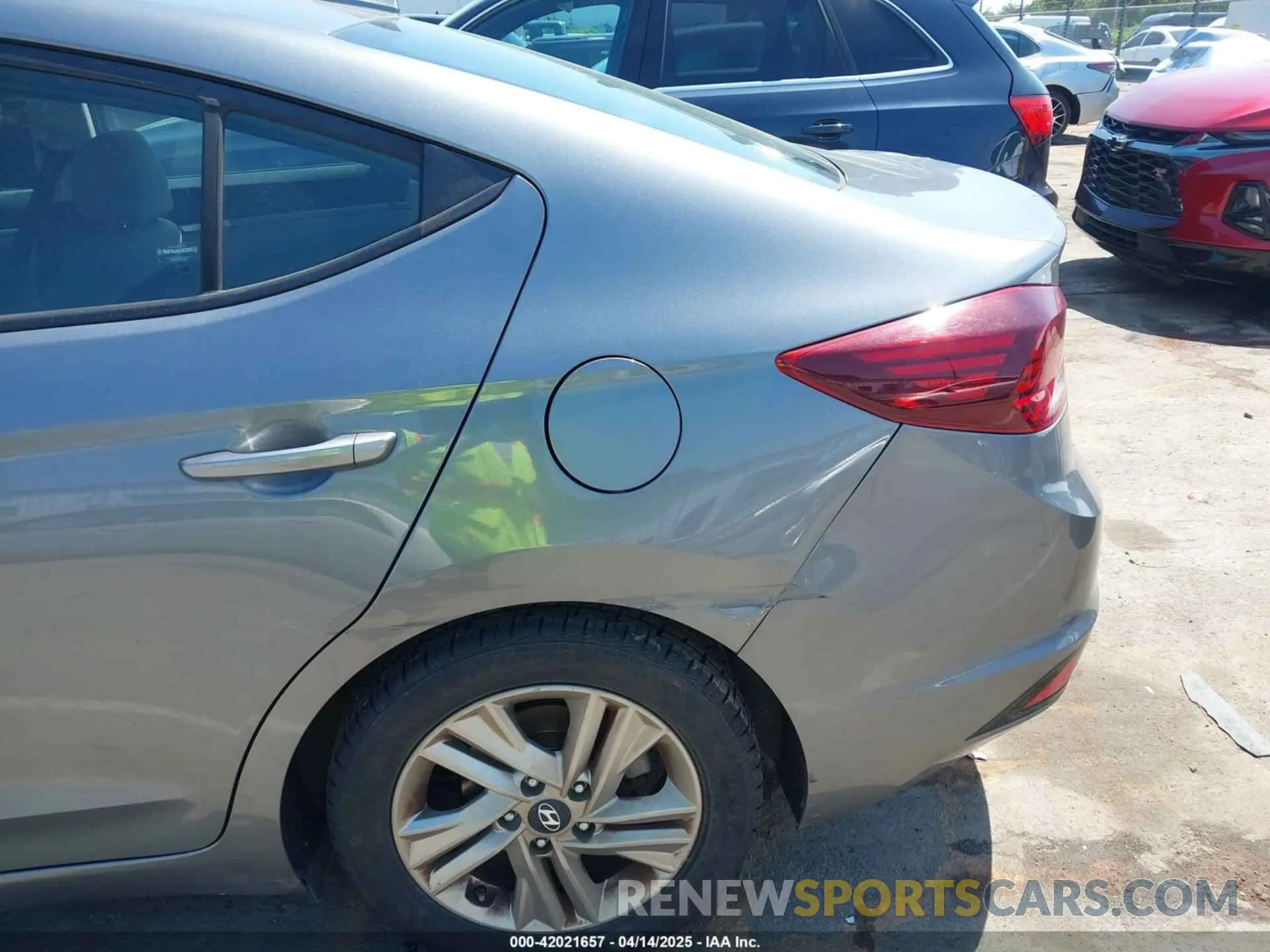 19 fotografías del automóvil dañado 5NPD84LF9KH471782 HYUNDAI ELANTRA 2019