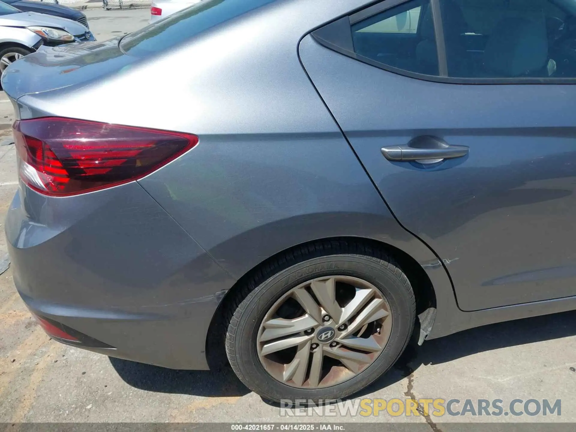 20 fotografías del automóvil dañado 5NPD84LF9KH471782 HYUNDAI ELANTRA 2019