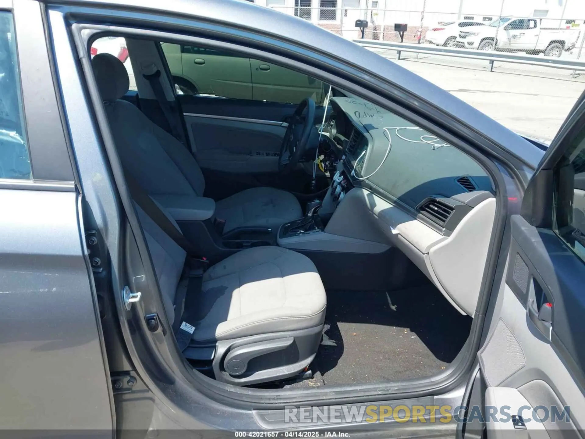 5 fotografías del automóvil dañado 5NPD84LF9KH471782 HYUNDAI ELANTRA 2019