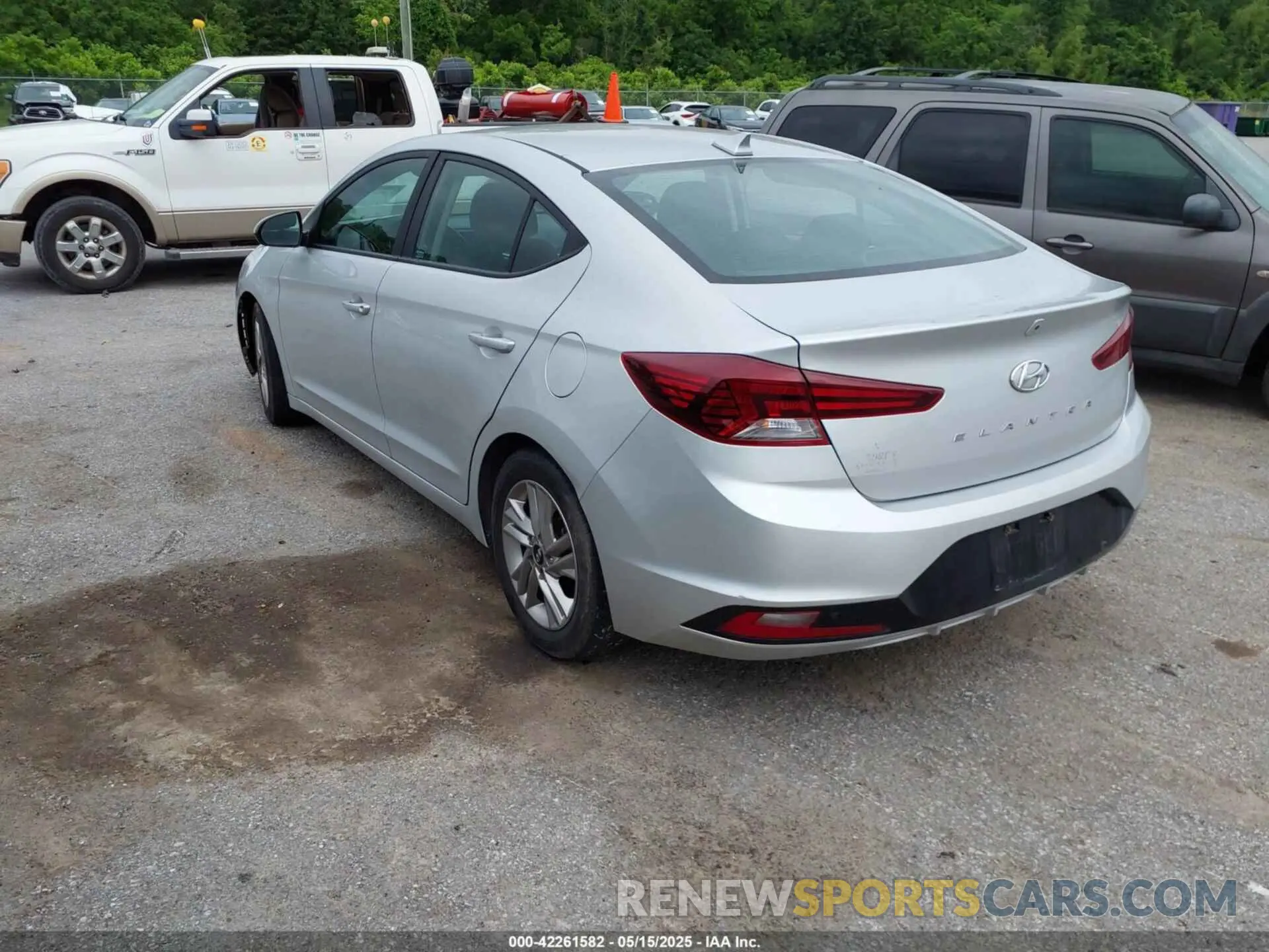 3 fotografías del automóvil dañado 5NPD84LF9KH483429 HYUNDAI ELANTRA 2019