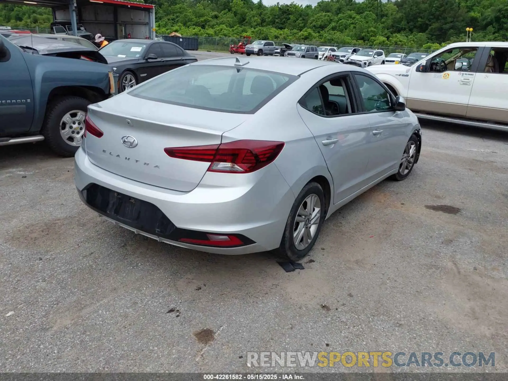 4 fotografías del automóvil dañado 5NPD84LF9KH483429 HYUNDAI ELANTRA 2019
