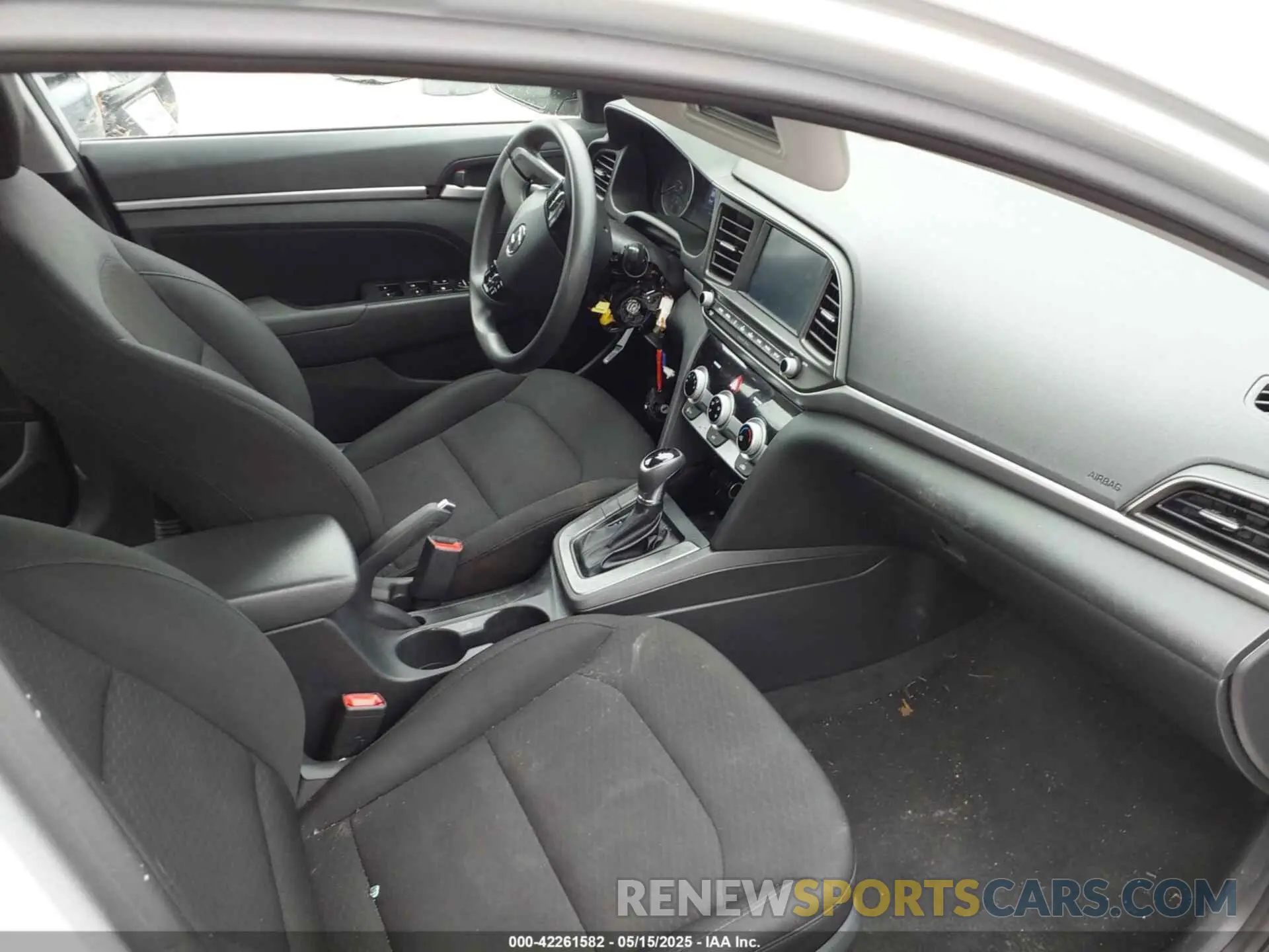 5 fotografías del automóvil dañado 5NPD84LF9KH483429 HYUNDAI ELANTRA 2019