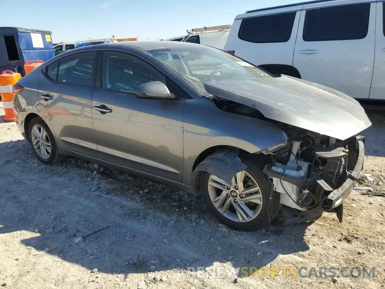 4 fotografías del automóvil dañado 5NPD84LFXKH405581 HYUNDAI ELANTRA 2019