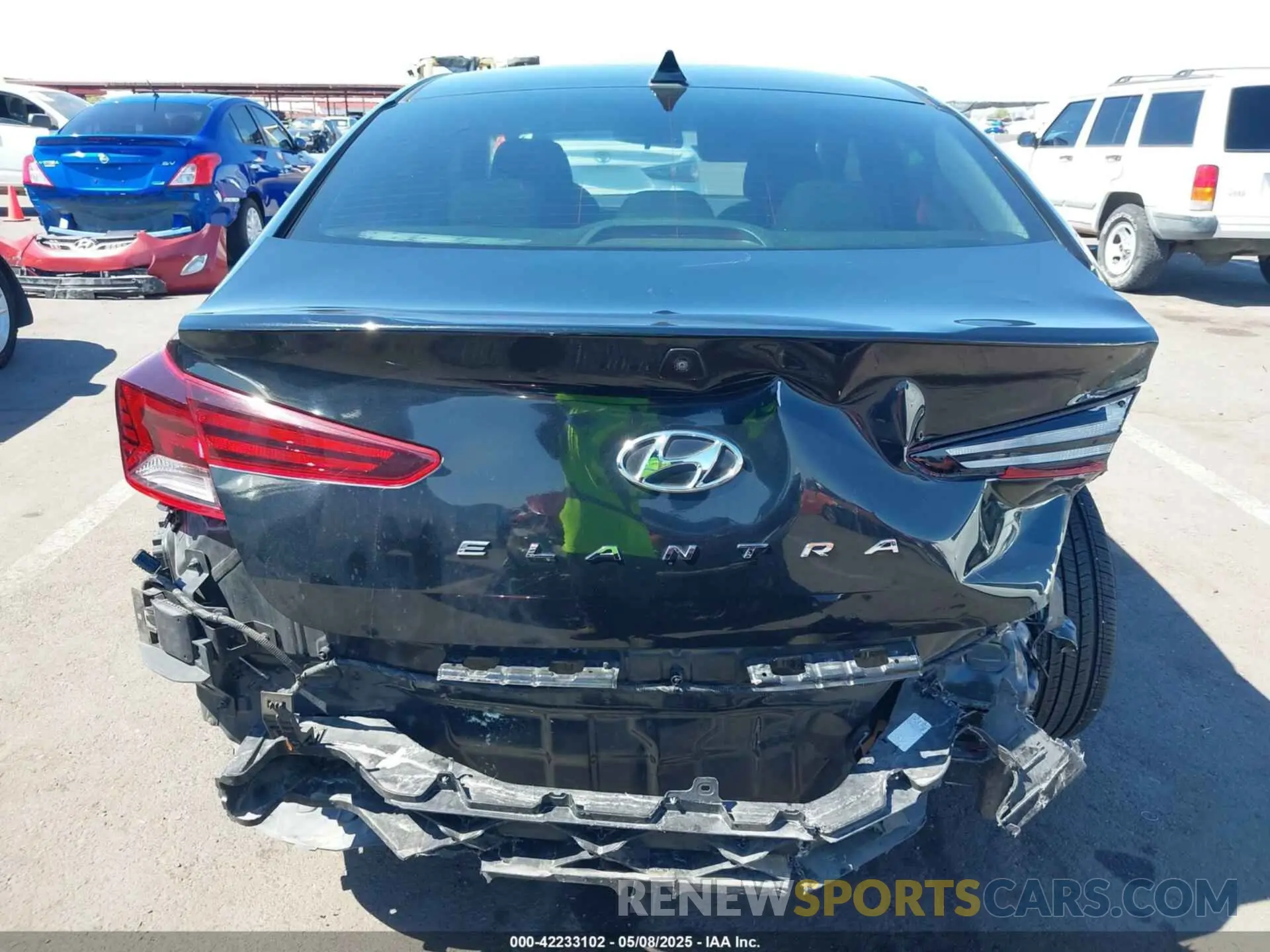 17 fotografías del automóvil dañado 5NPD84LFXKH411493 HYUNDAI ELANTRA 2019