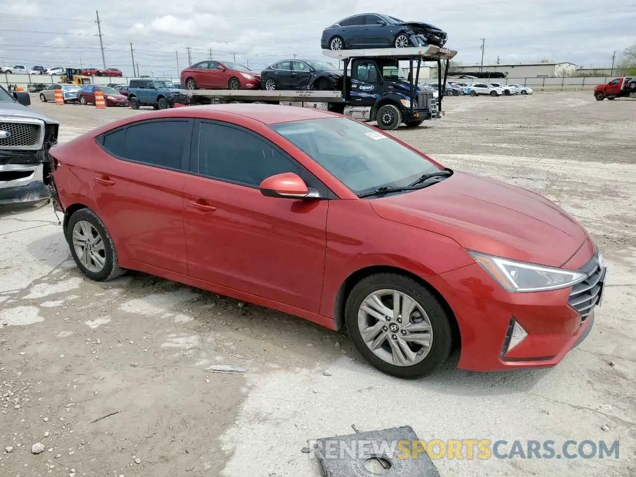 4 fotografías del automóvil dañado 5NPD84LFXKH423546 HYUNDAI ELANTRA 2019