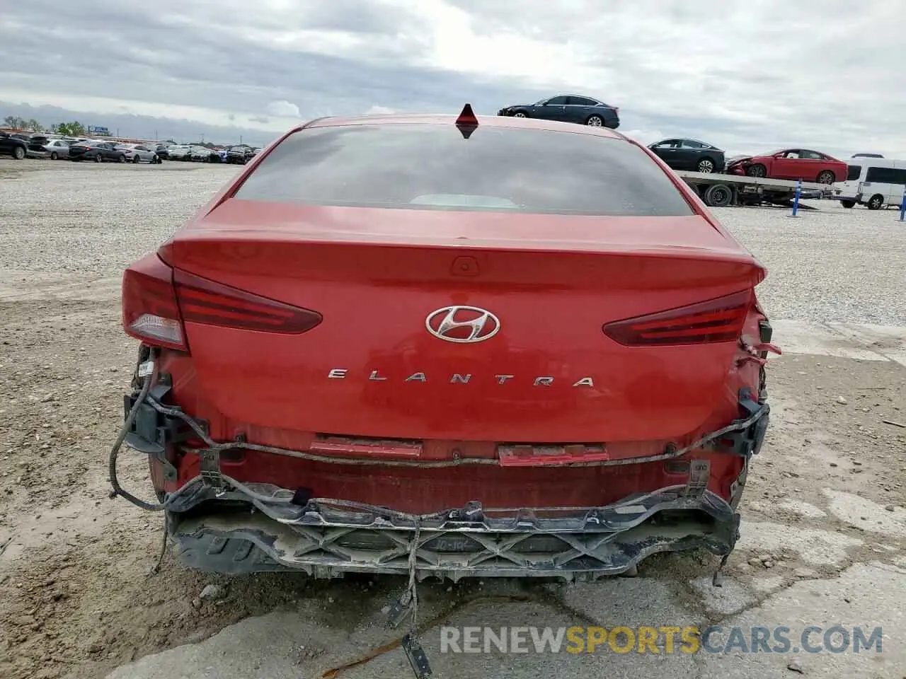 6 fotografías del automóvil dañado 5NPD84LFXKH423546 HYUNDAI ELANTRA 2019