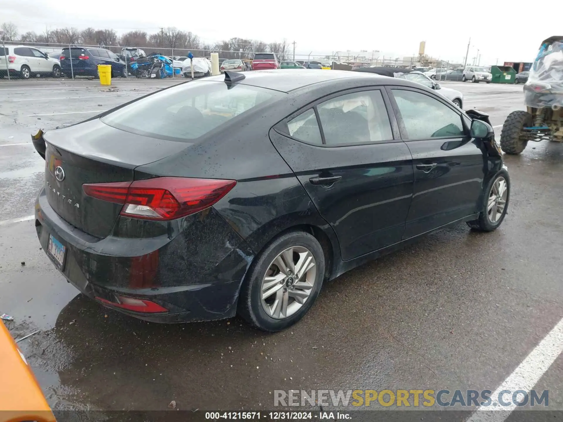 4 fotografías del automóvil dañado 5NPD84LFXKH471452 HYUNDAI ELANTRA 2019
