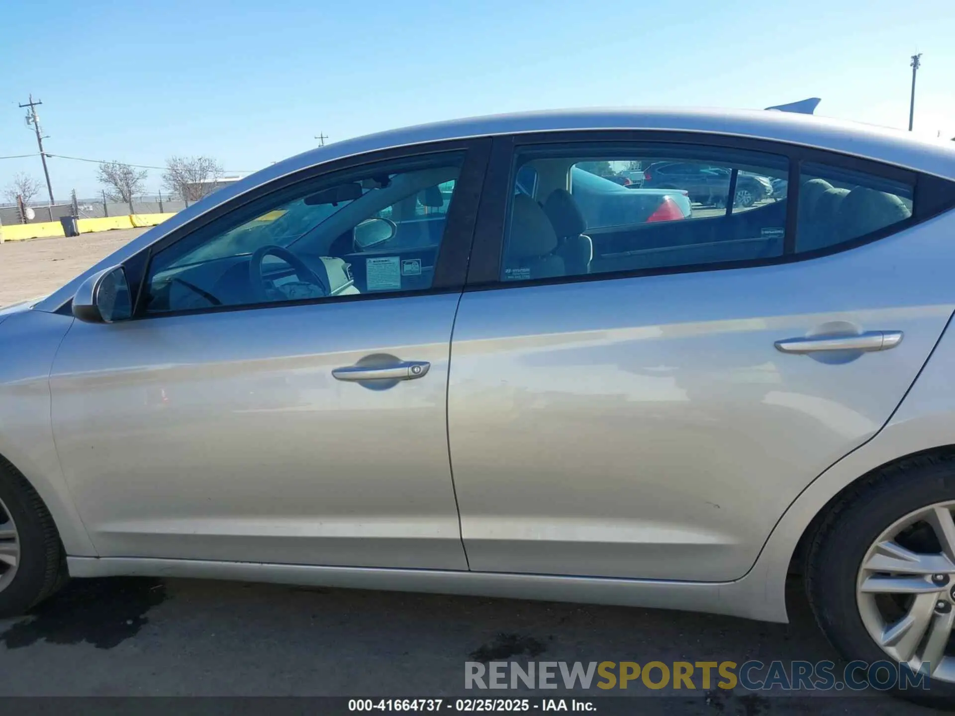 15 fotografías del automóvil dañado 5NPD84LFXKH477039 HYUNDAI ELANTRA 2019