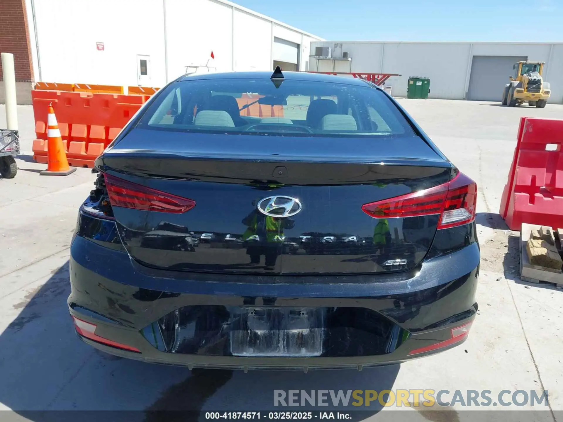 17 fotografías del automóvil dañado 5NPD94LA8KH418508 HYUNDAI ELANTRA 2019
