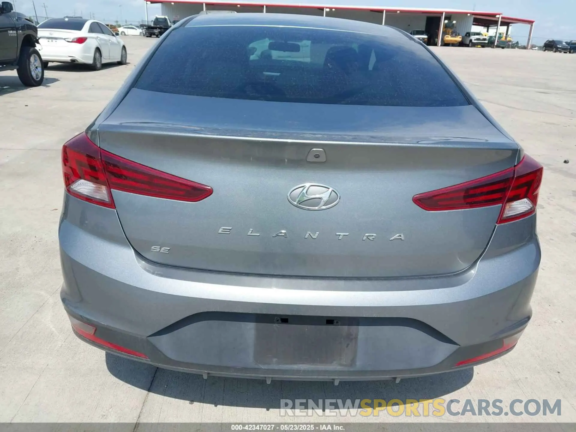 15 fotografías del automóvil dañado KMHD74LF0KU753832 HYUNDAI ELANTRA 2019