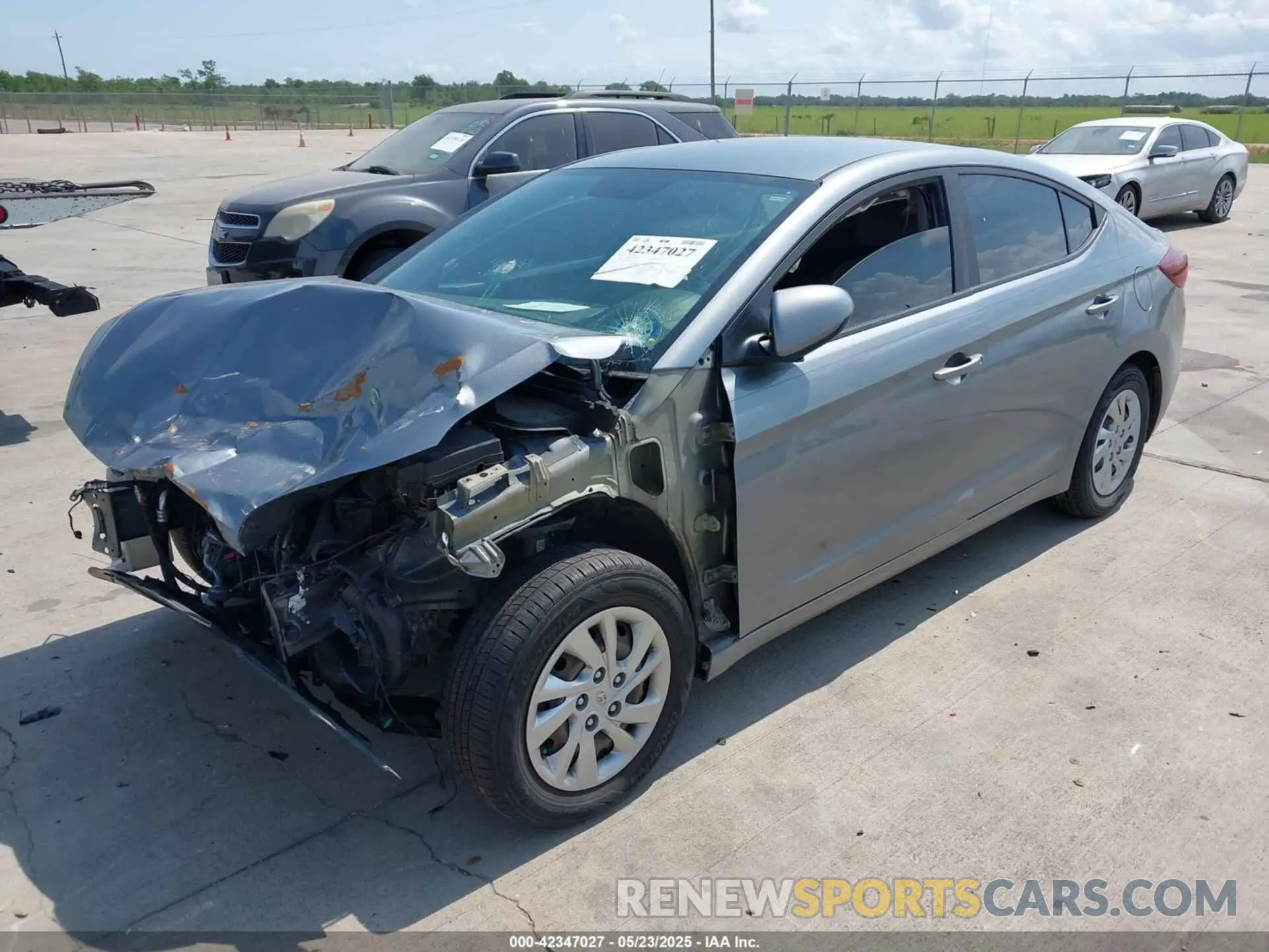 2 fotografías del automóvil dañado KMHD74LF0KU753832 HYUNDAI ELANTRA 2019