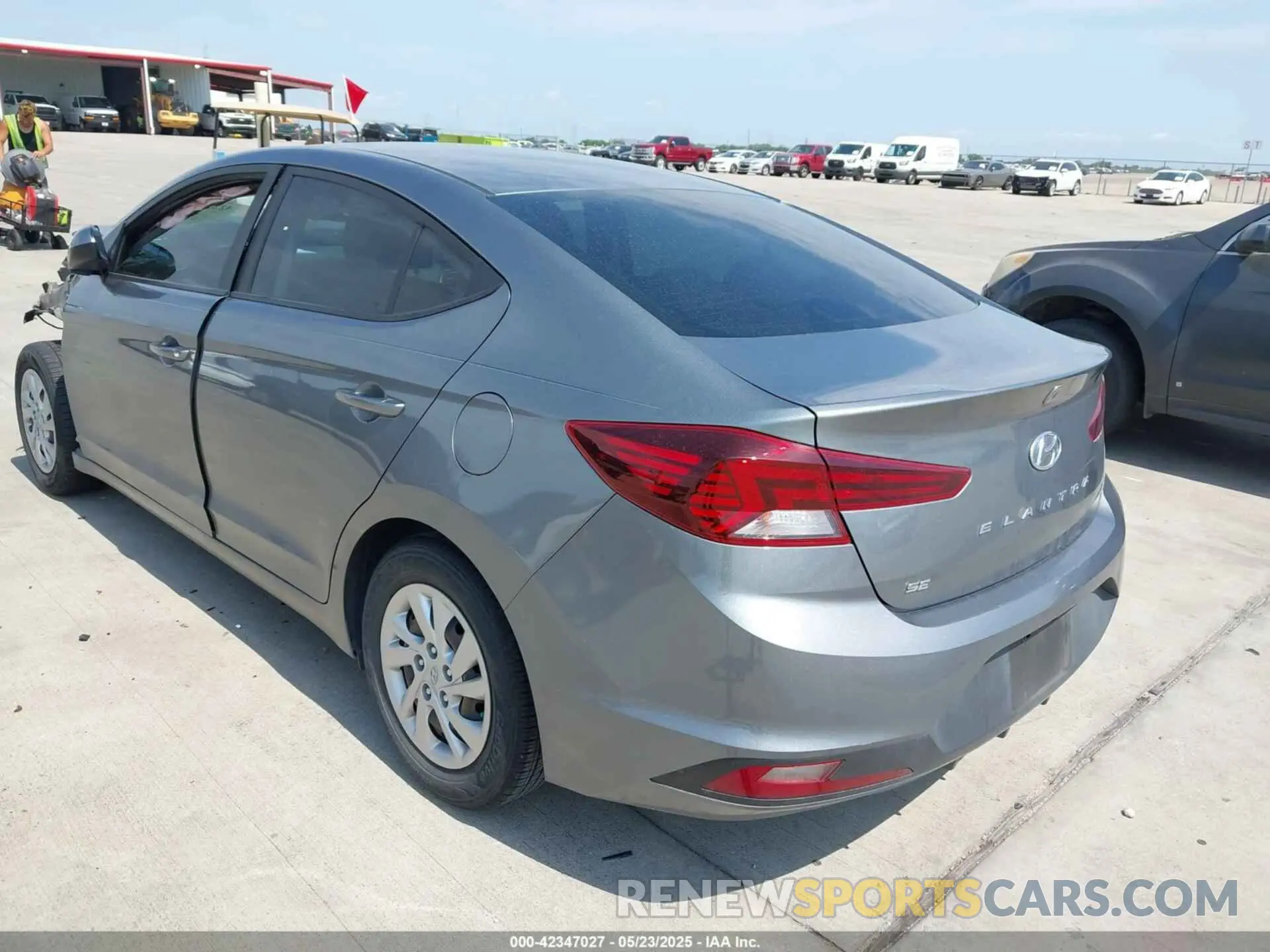 3 fotografías del automóvil dañado KMHD74LF0KU753832 HYUNDAI ELANTRA 2019