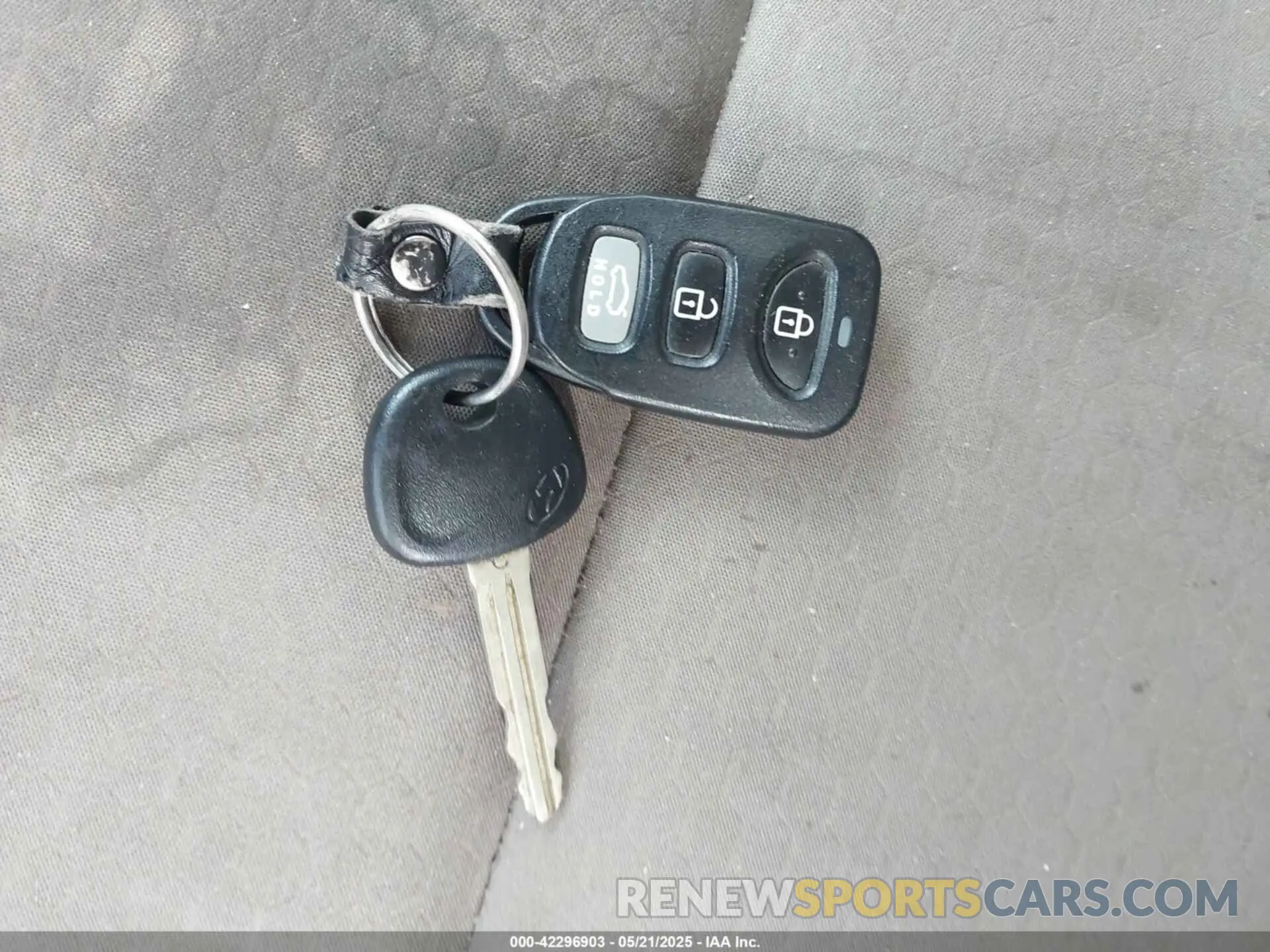 11 fotografías del automóvil dañado KMHD74LF0KU859083 HYUNDAI ELANTRA 2019