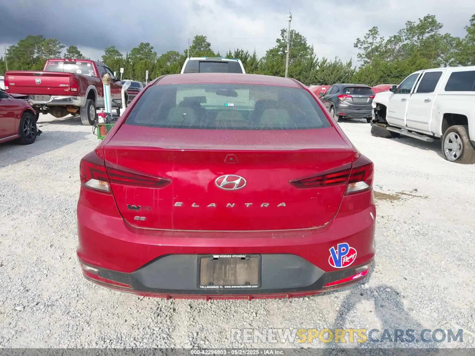 16 fotografías del automóvil dañado KMHD74LF0KU859083 HYUNDAI ELANTRA 2019