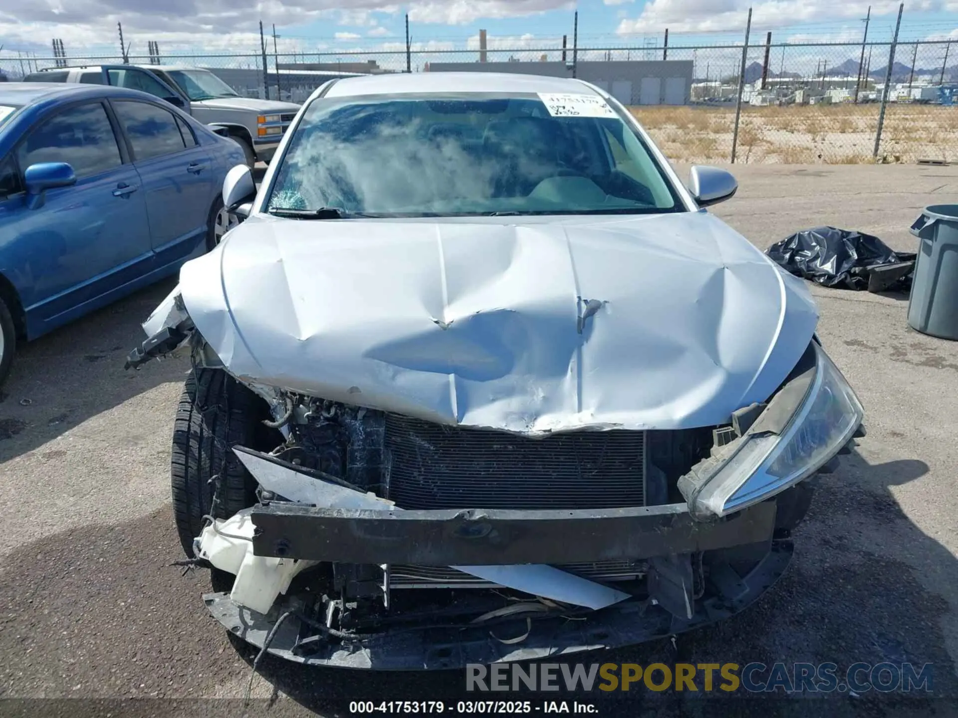12 fotografías del automóvil dañado KMHD74LF1KU757033 HYUNDAI ELANTRA 2019