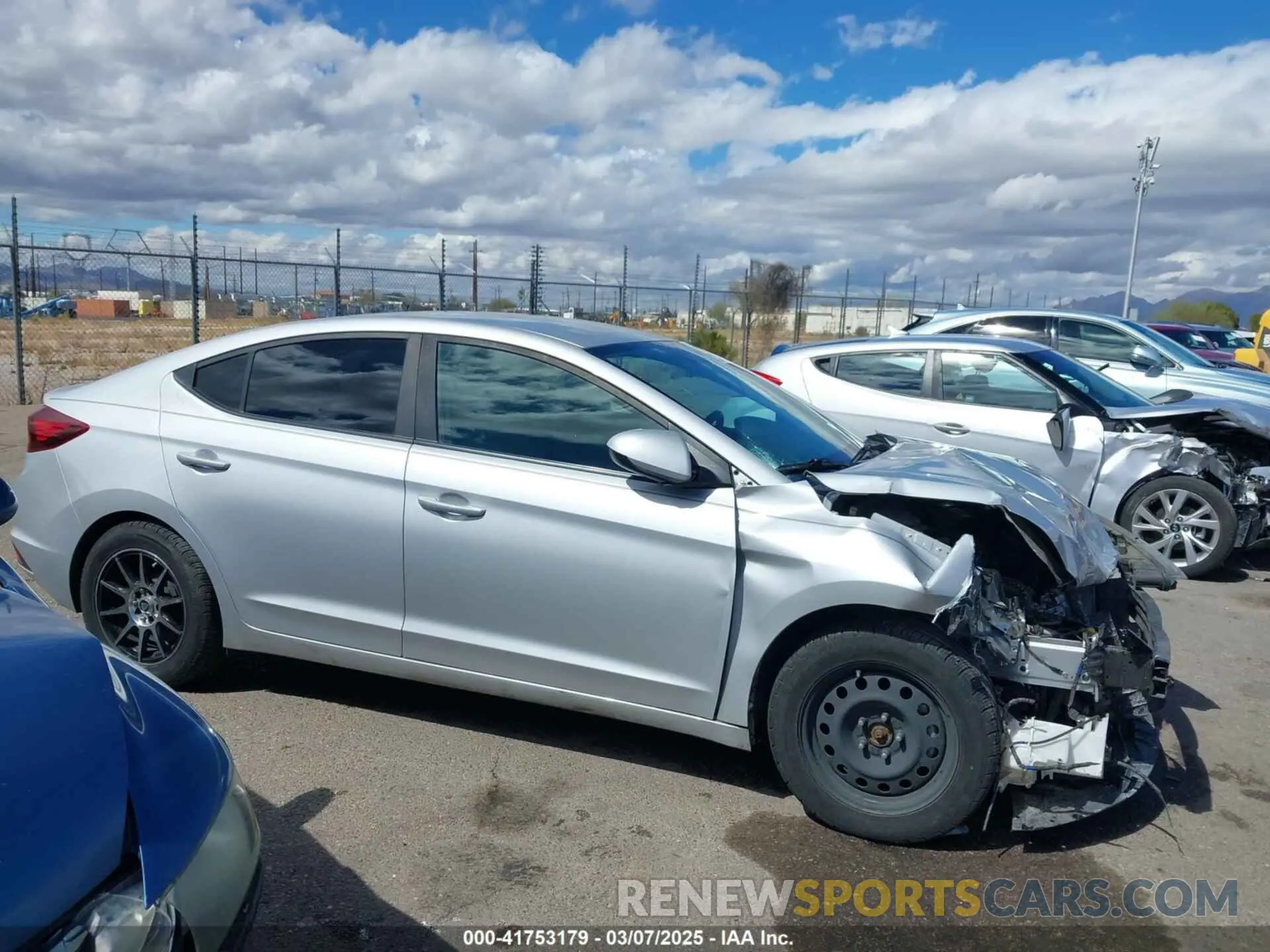 13 fotografías del automóvil dañado KMHD74LF1KU757033 HYUNDAI ELANTRA 2019
