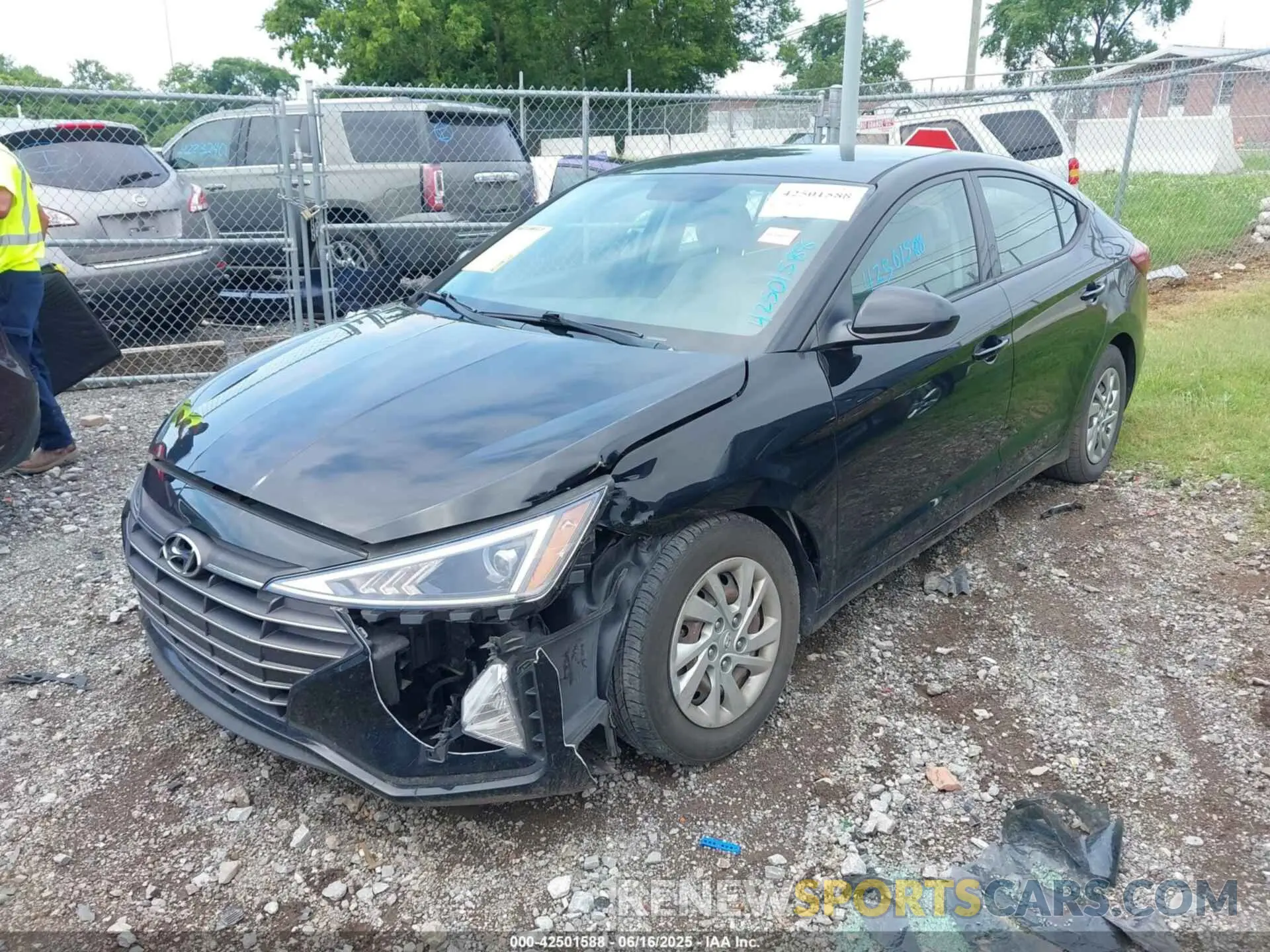 2 fotografías del automóvil dañado KMHD74LF1KU775497 HYUNDAI ELANTRA 2019
