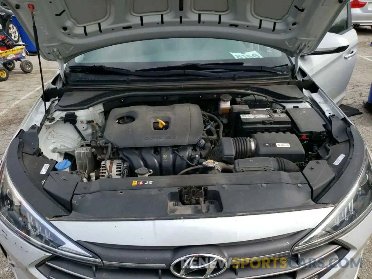 11 fotografías del automóvil dañado KMHD74LF2KU752455 HYUNDAI ELANTRA 2019