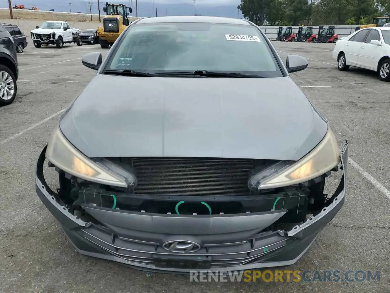 5 fotografías del automóvil dañado KMHD74LF3KU809357 HYUNDAI ELANTRA 2019