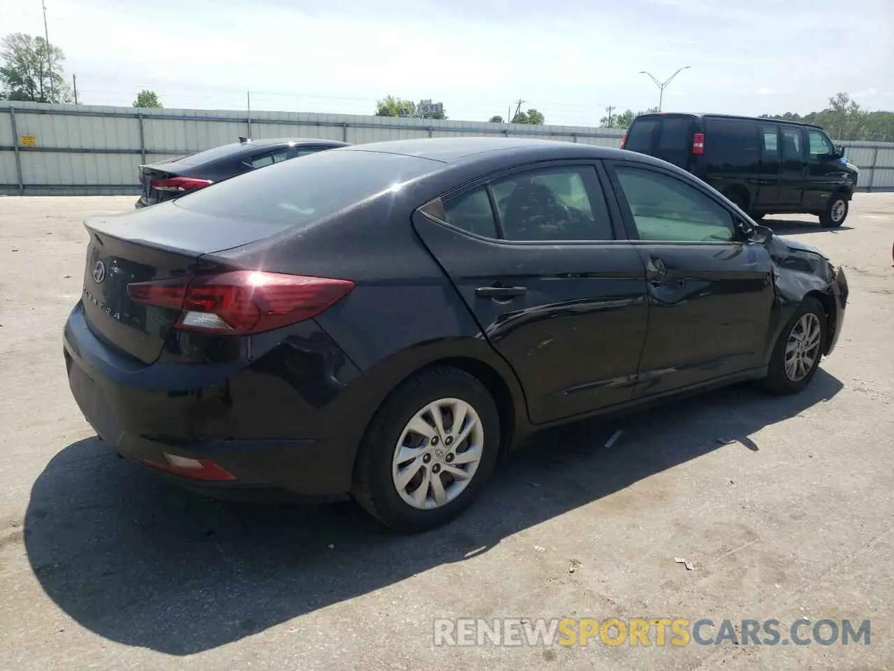 3 fotografías del automóvil dañado KMHD74LF4KU779401 HYUNDAI ELANTRA 2019