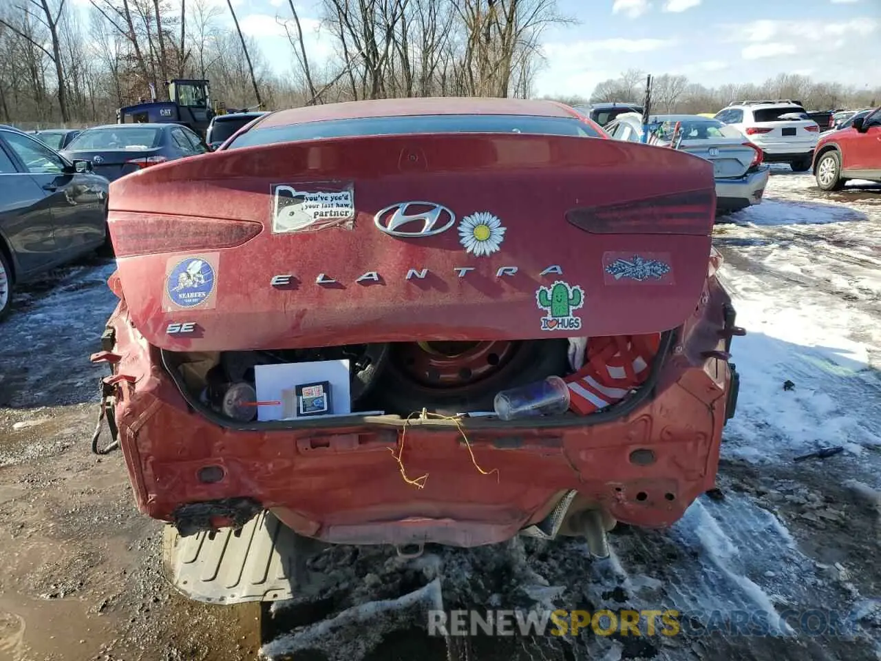 6 fotografías del automóvil dañado KMHD74LF5KU806735 HYUNDAI ELANTRA 2019
