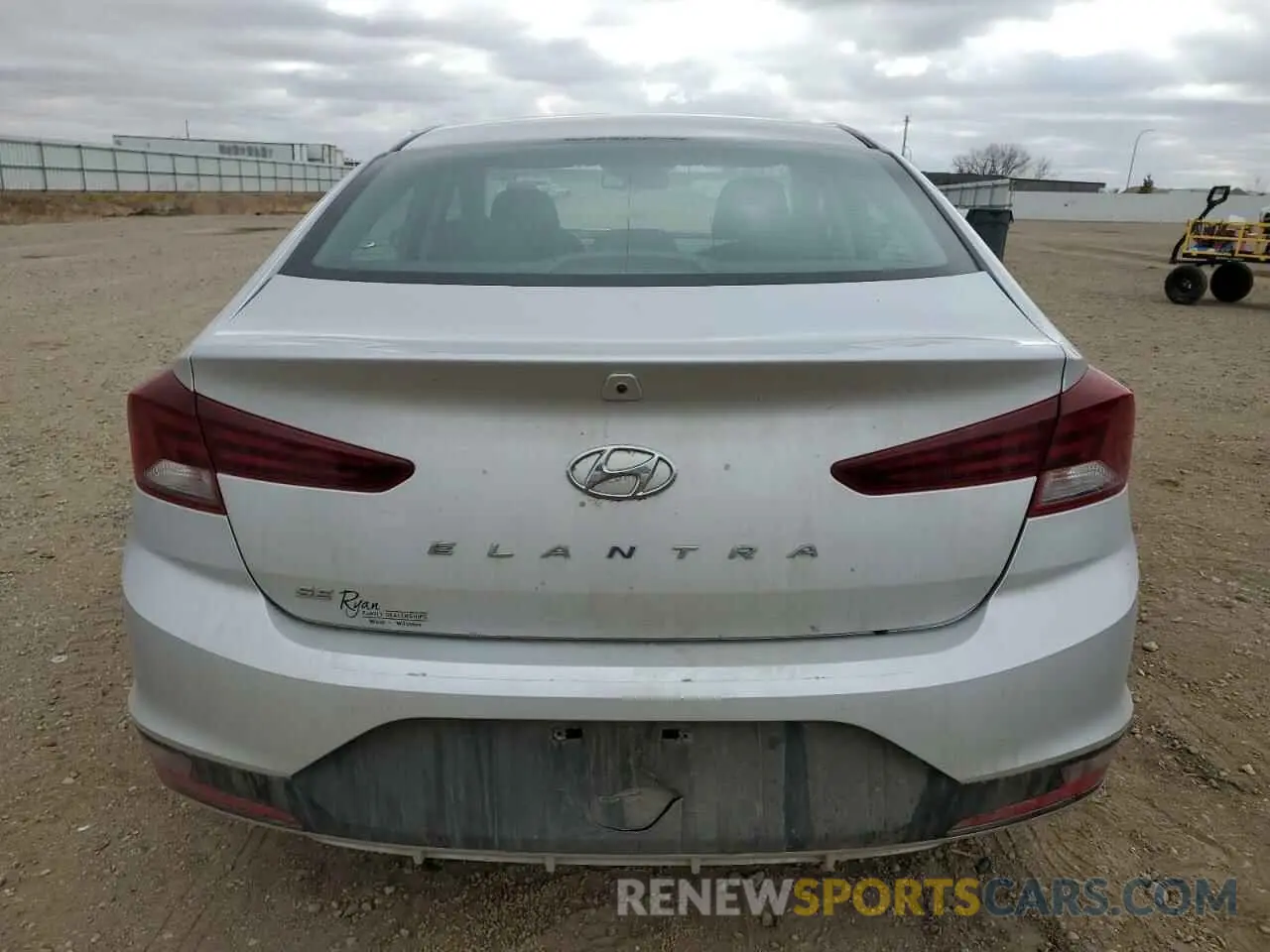 6 fotografías del automóvil dañado KMHD74LF5KU876557 HYUNDAI ELANTRA 2019