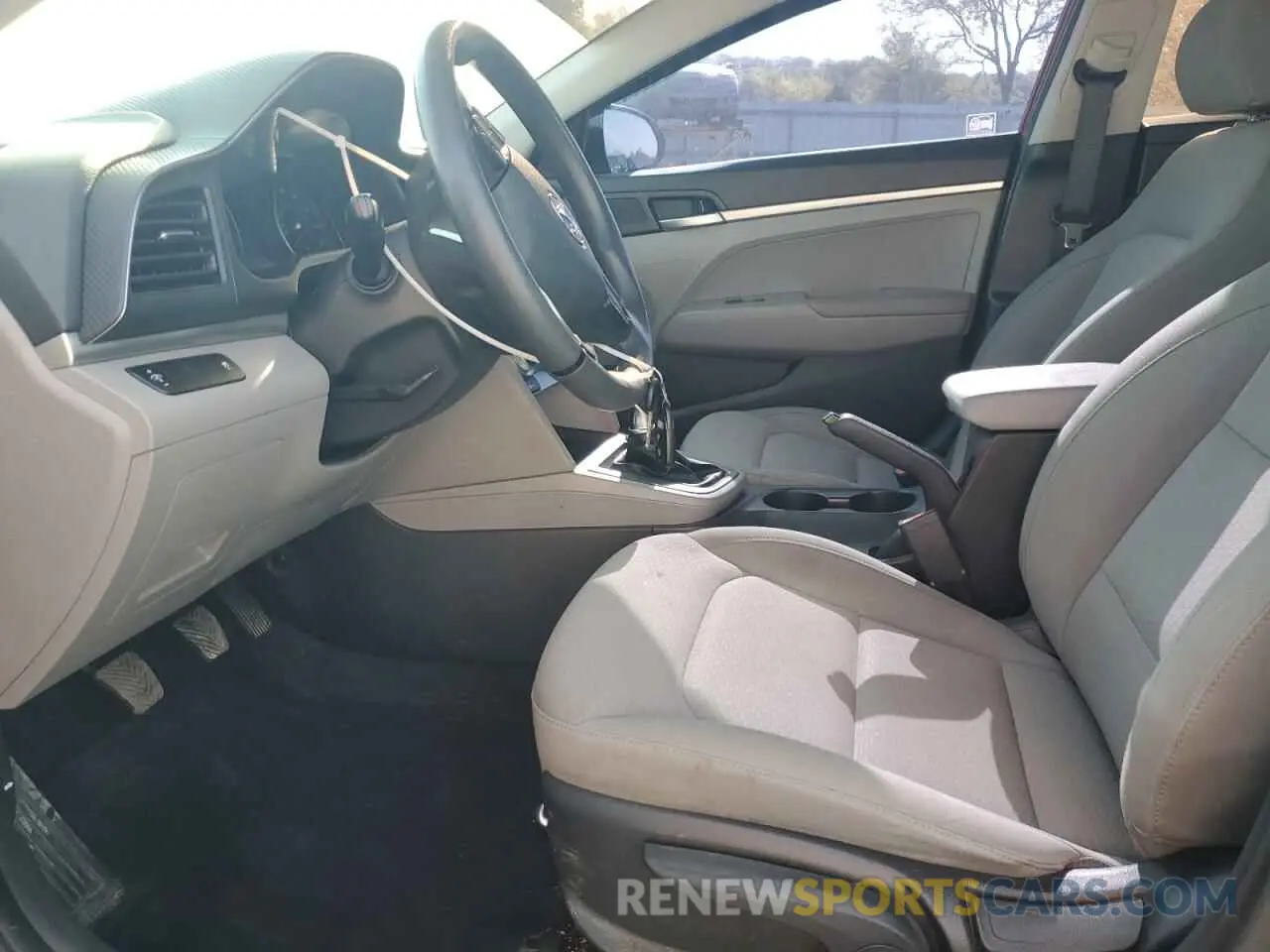 7 fotografías del automóvil dañado KMHD74LF6KU855118 HYUNDAI ELANTRA 2019