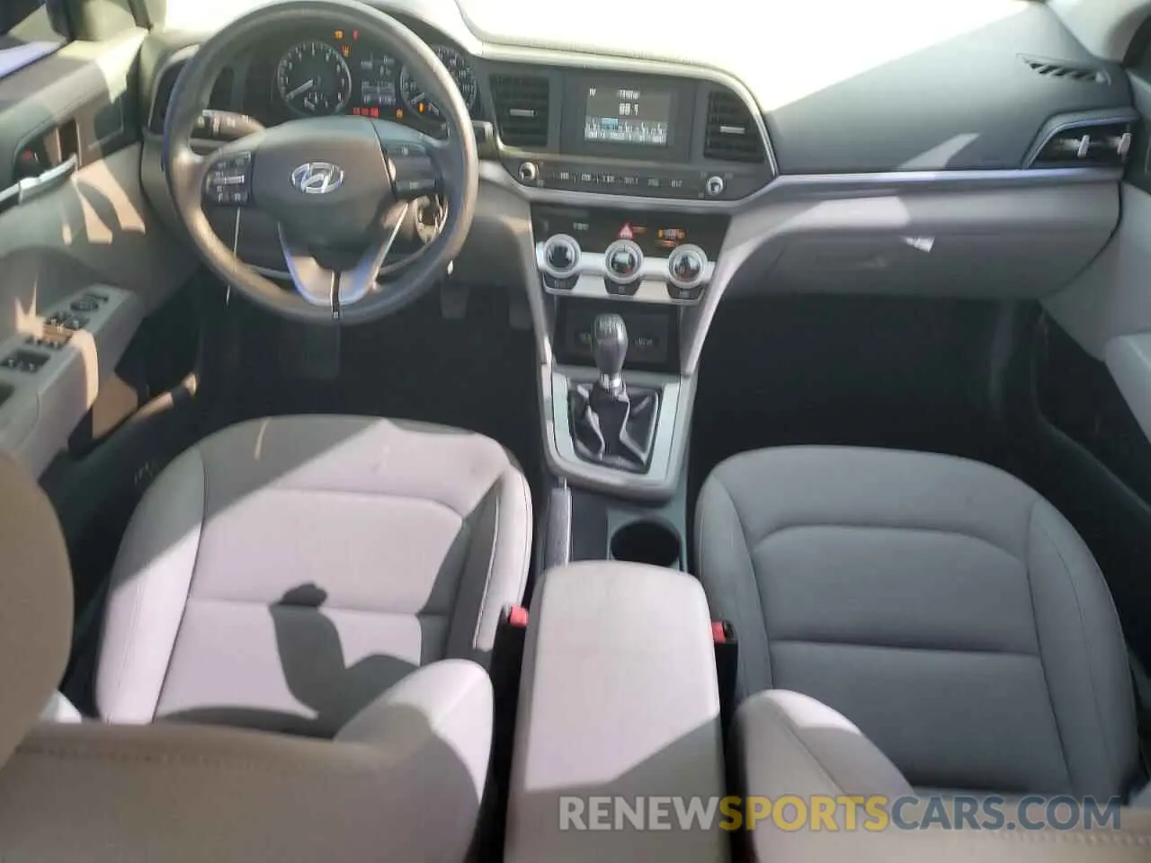 8 fotografías del automóvil dañado KMHD74LF6KU855118 HYUNDAI ELANTRA 2019
