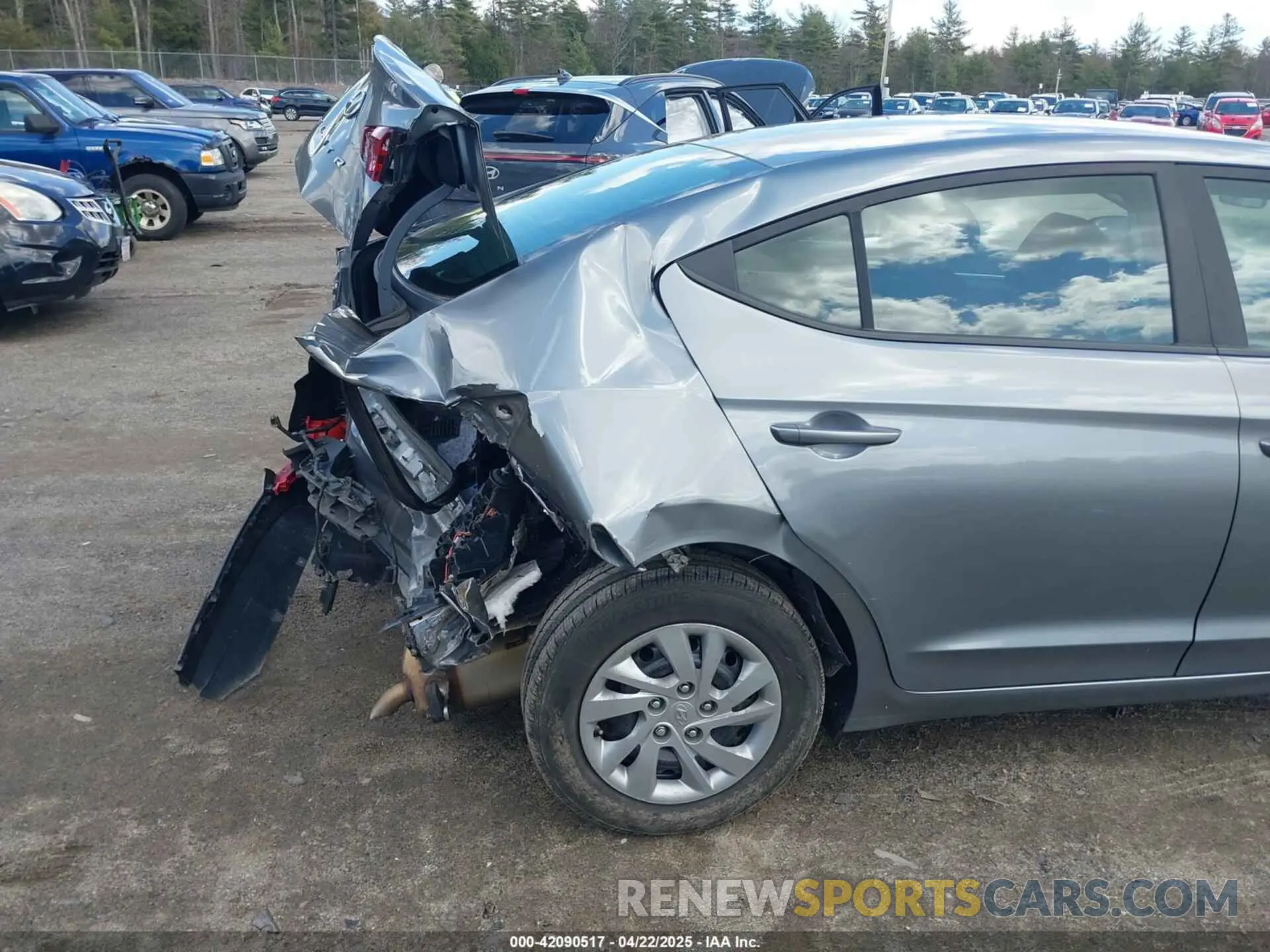 17 fotografías del automóvil dañado KMHD74LF9KU752839 HYUNDAI ELANTRA 2019