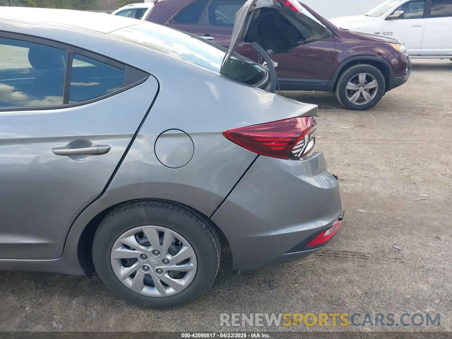 18 fotografías del automóvil dañado KMHD74LF9KU752839 HYUNDAI ELANTRA 2019