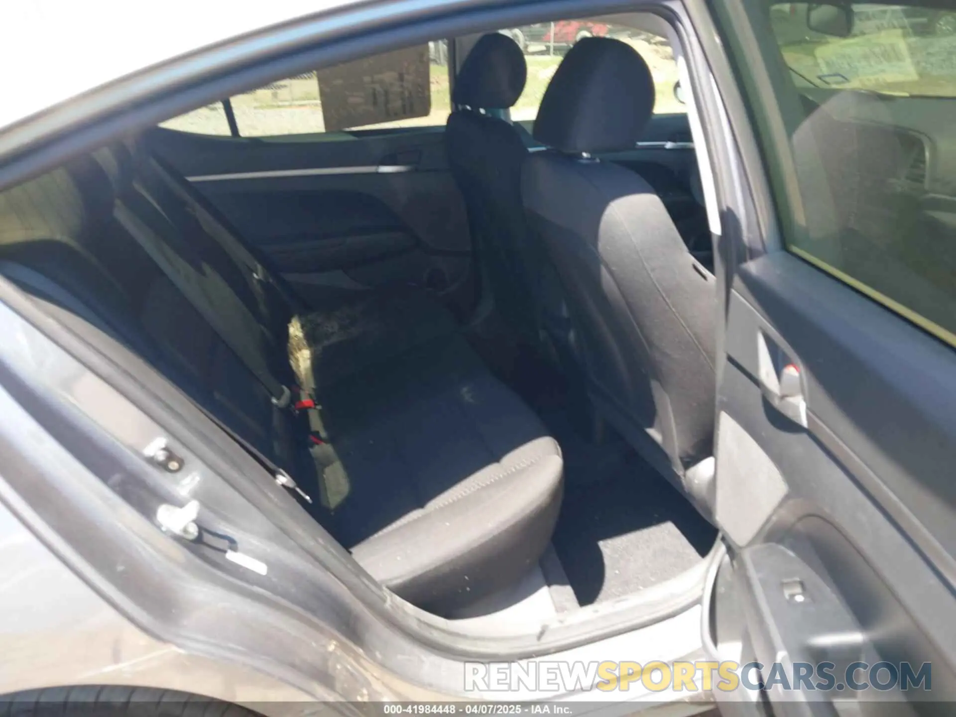 8 fotografías del automóvil dañado KMHD74LF9KU803966 HYUNDAI ELANTRA 2019